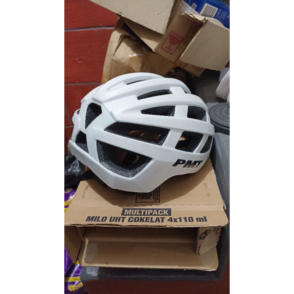 Helm sepeda PMT