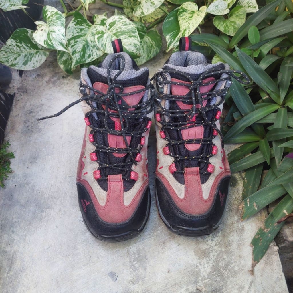 sepatu gunung second active size 37(24cm)