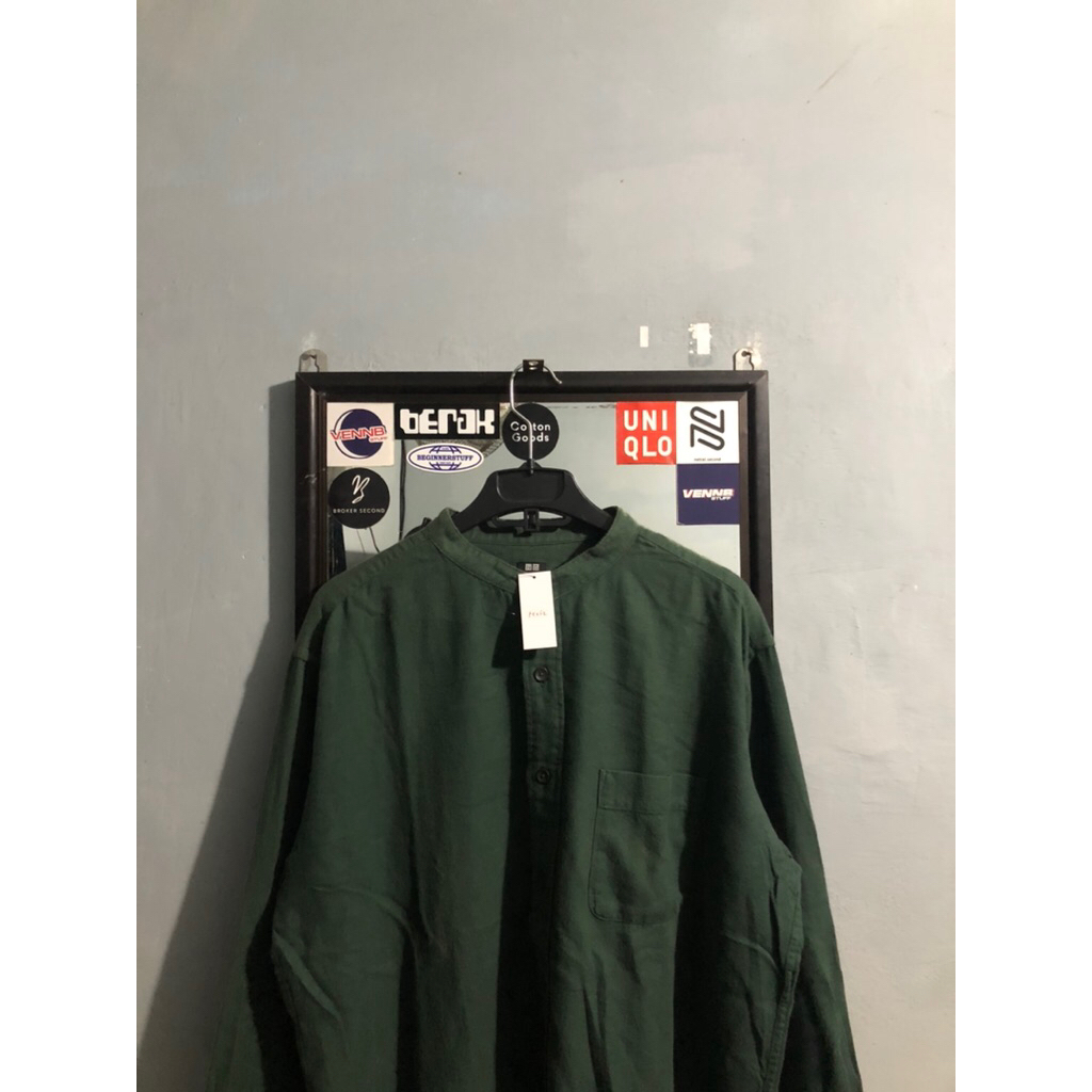 Kemeja Sanghai UNIQLO