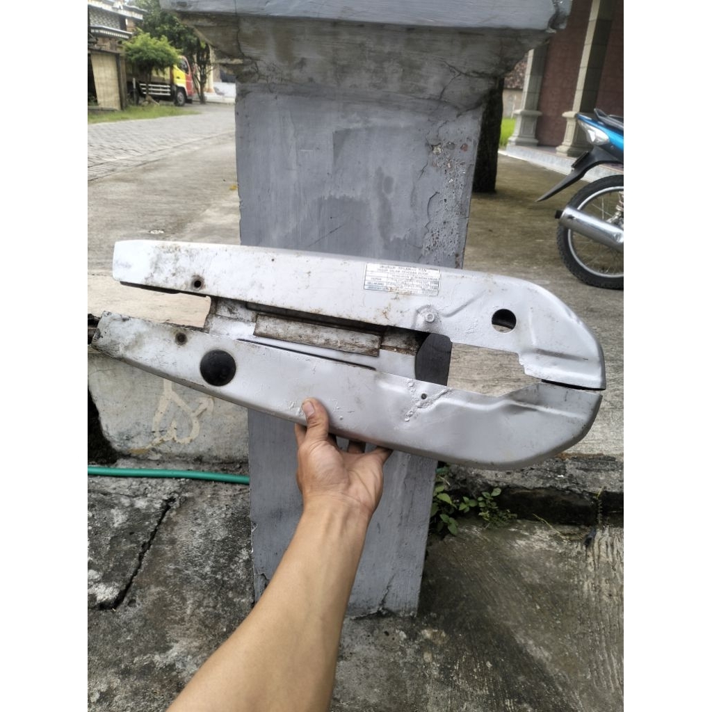 Katengkas tutup rantai suzuki shogun kebo shogun 110 original