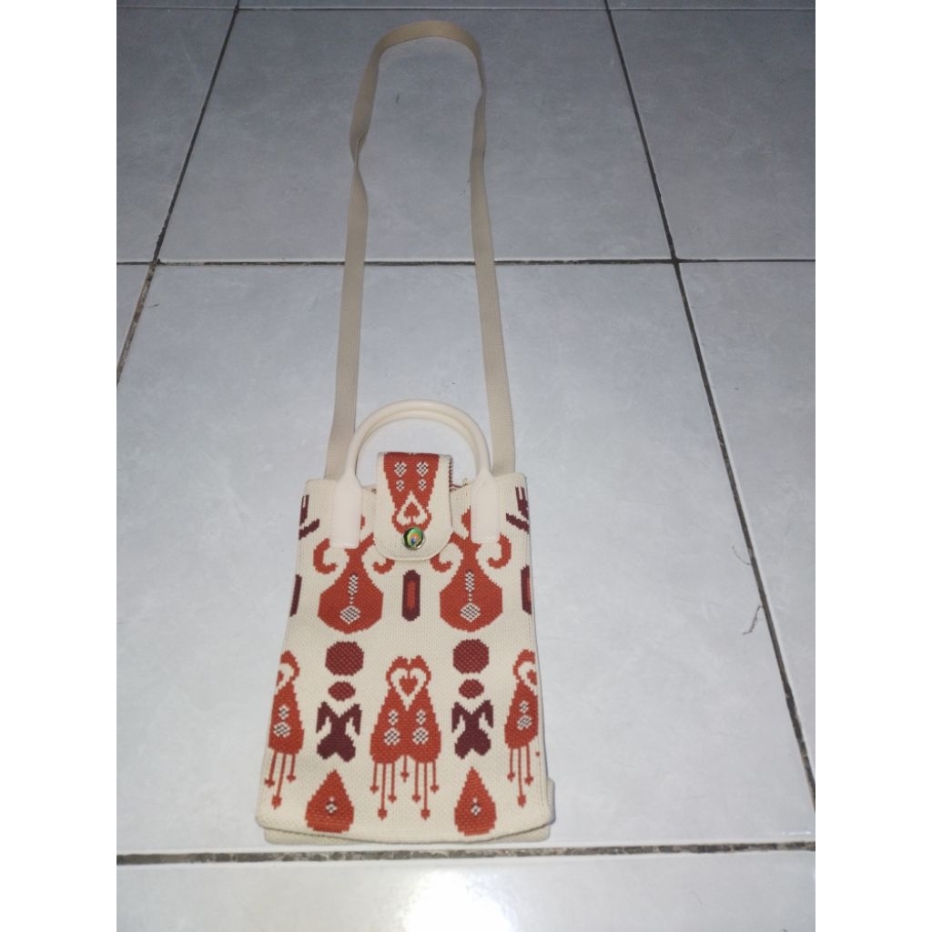 Tas rajut selempang atau tas tangan etnik yunnan oleh2 xinjiang asli dari china, mata kancing khas m