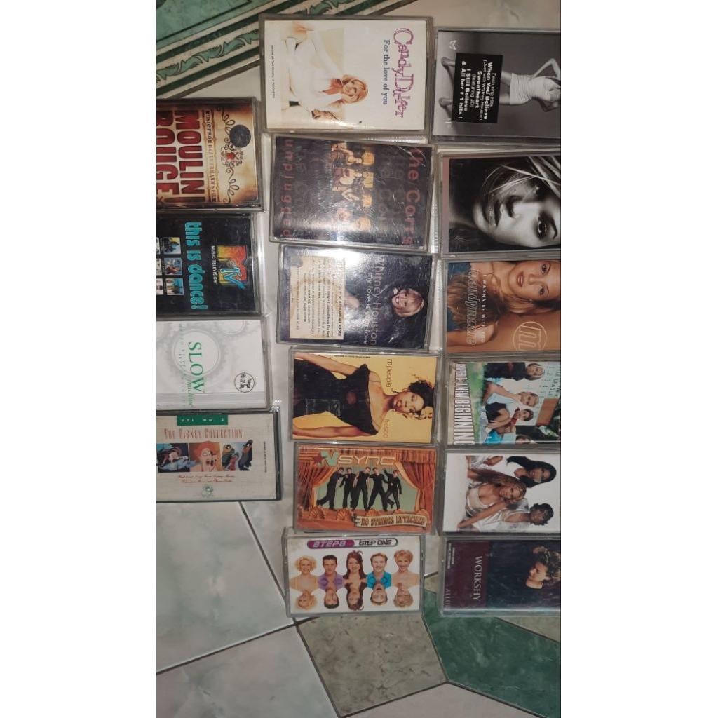 kaset pita cassette tape pop solo wanita singer mariah carey mandy moore the moffats destinasi child