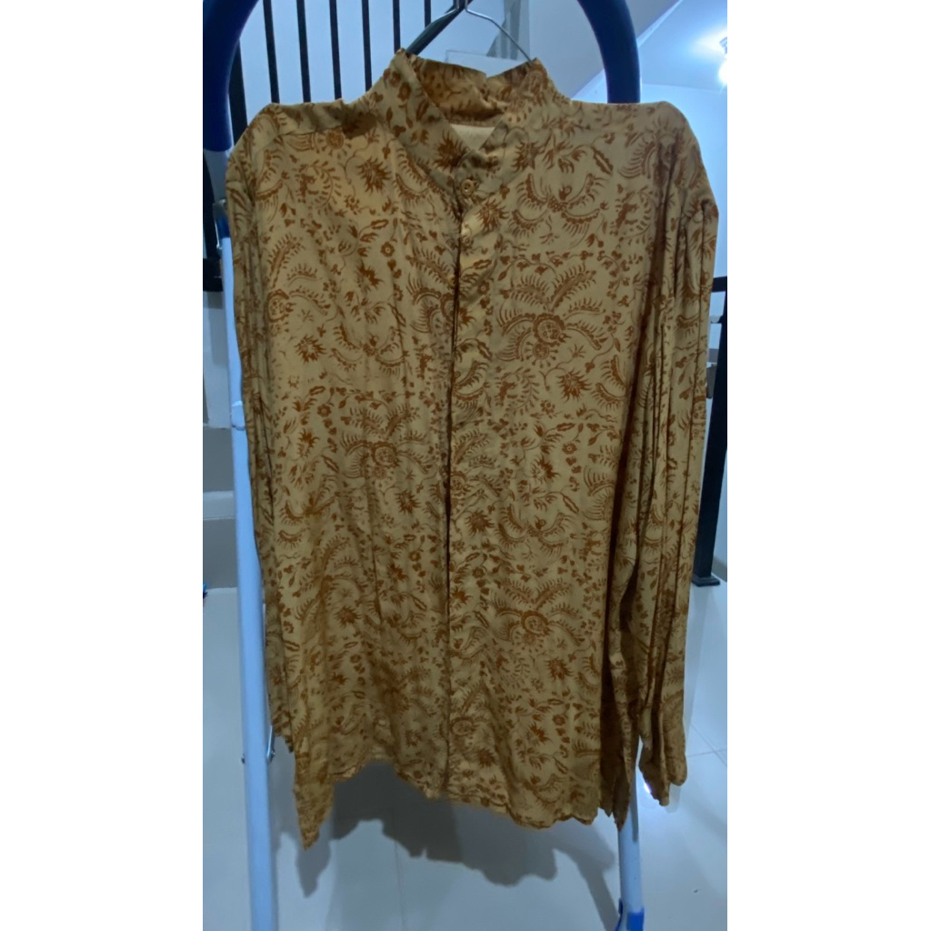 Preloved Kemeja Batik Elegan | Sogan Motif Buketan | Batik Chiffon | Kondisi Istimewa | Siap Pakai