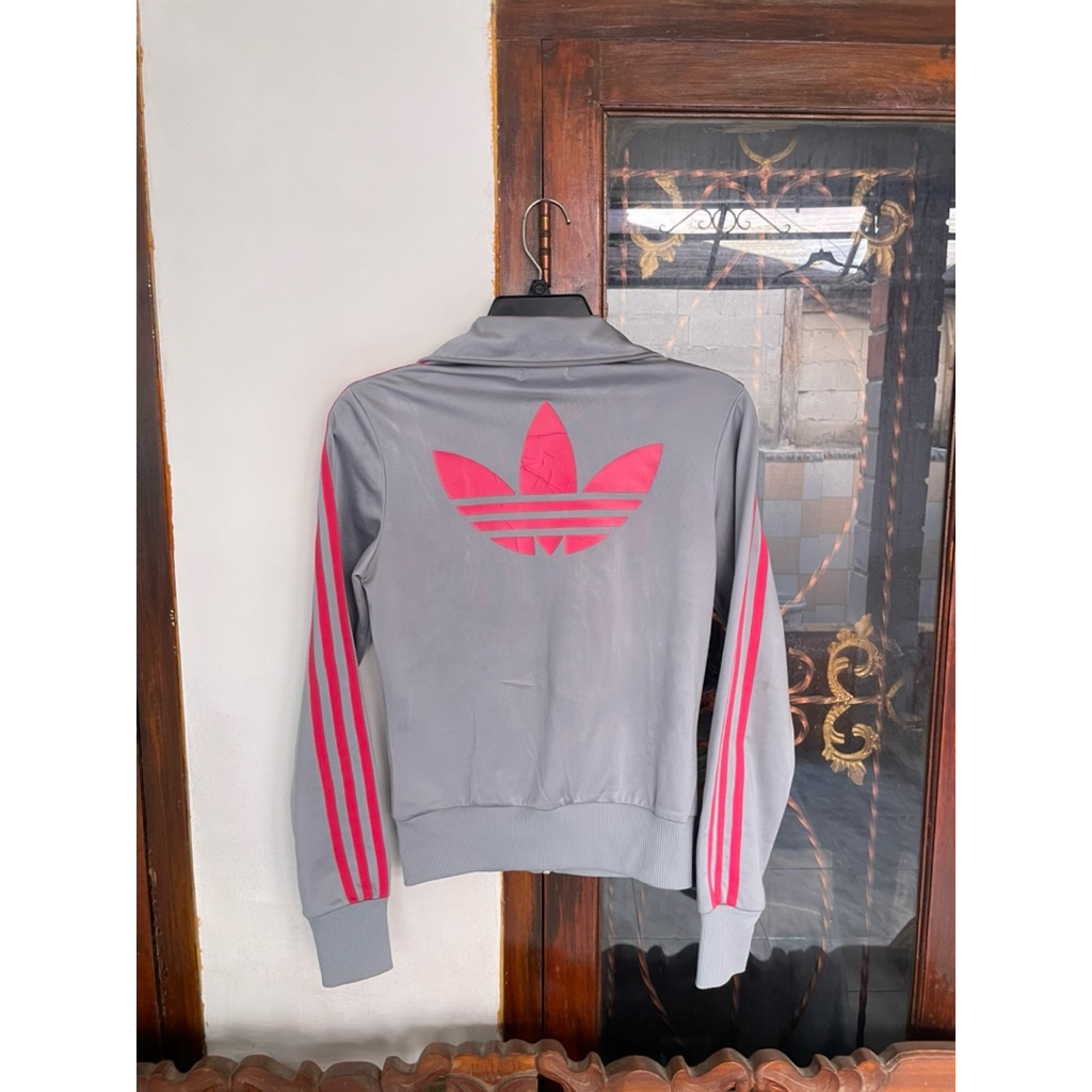 tracktop adidas firebird big logo