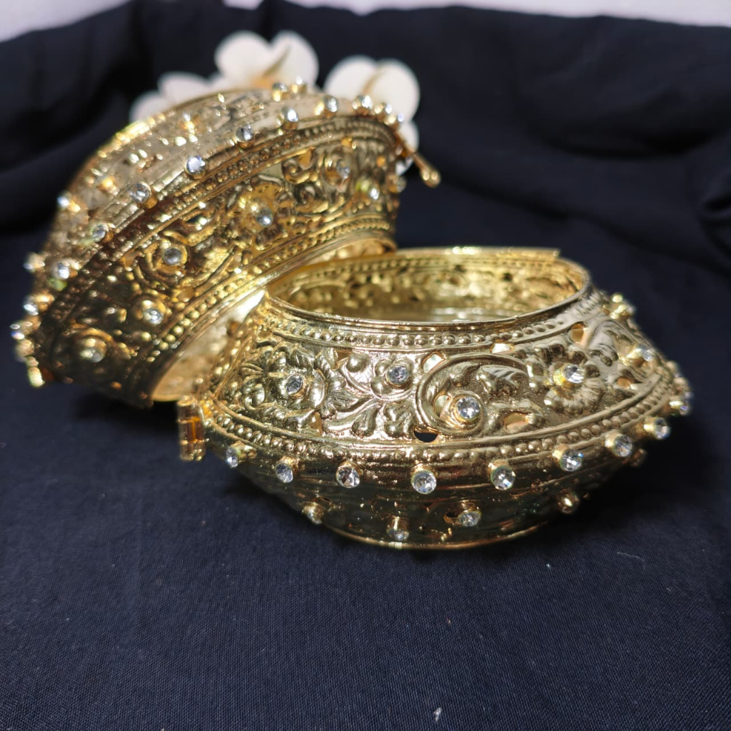 Sepasang Gelang Kano / Gelang Adat Bugis