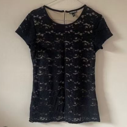kaos brukat lace merek express size m
