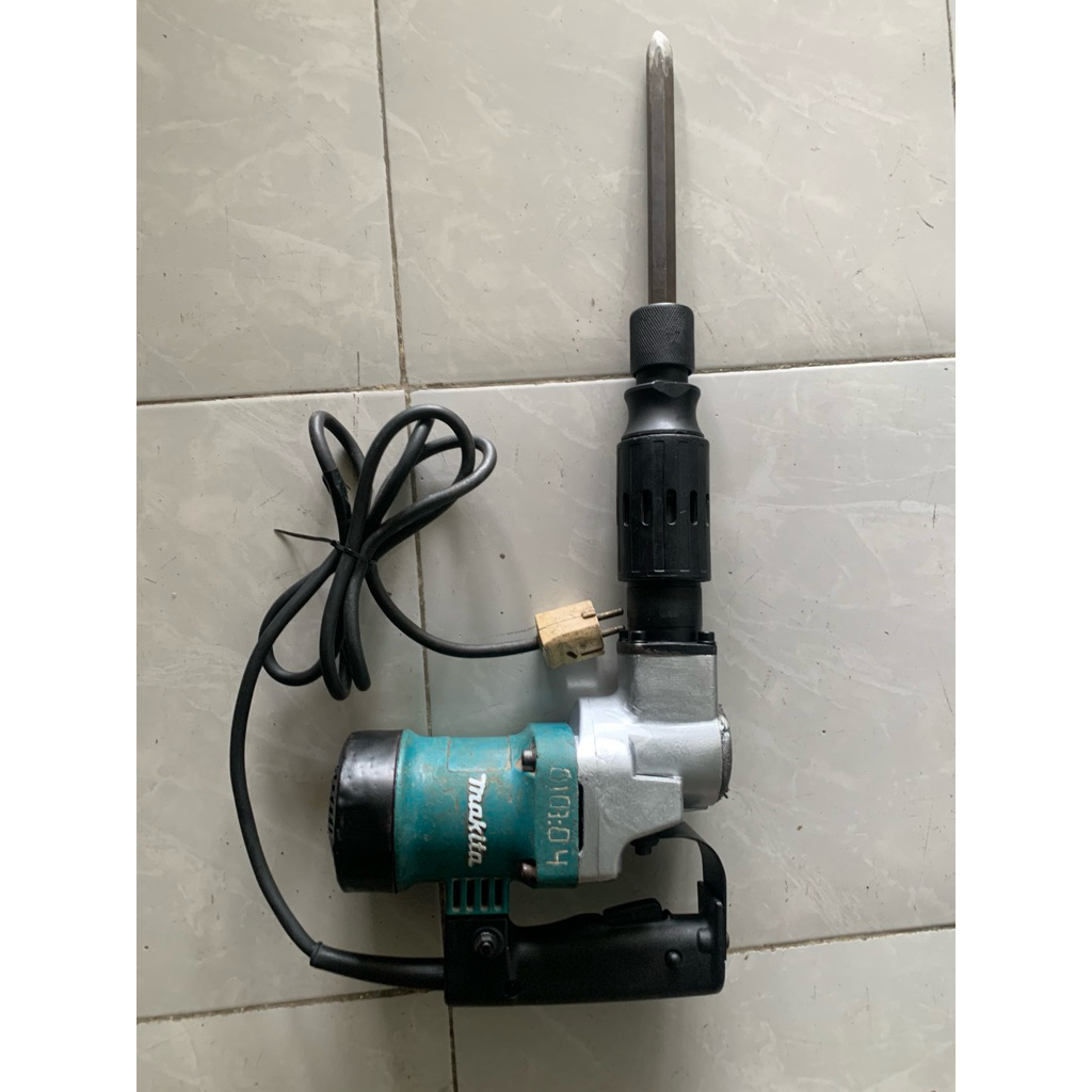Mesin Bobok Beton / Jackhammer Makita HM0810