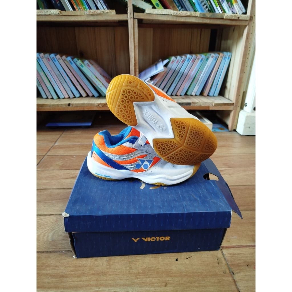 Sepatu Badminton Yonex SHB100JRCR Original Second Size 36, 22 cm Like New