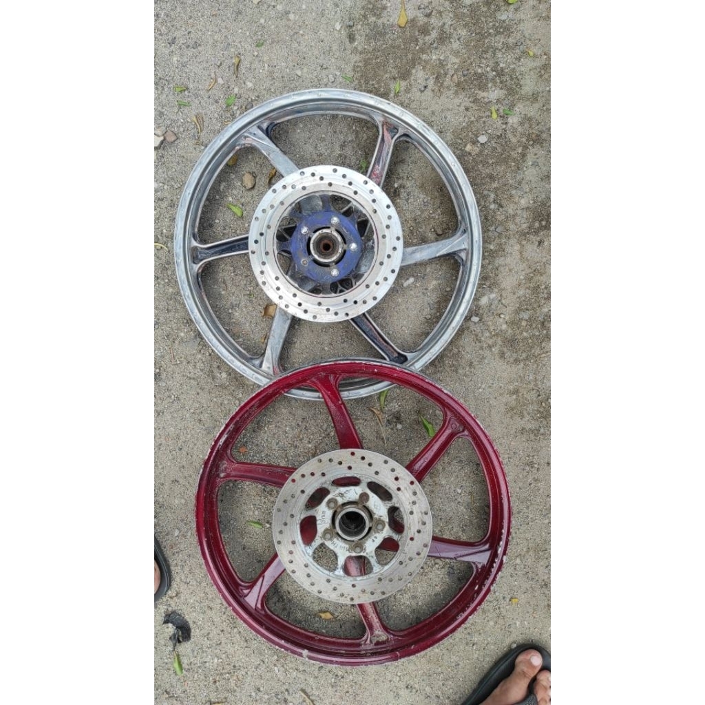 Velg depan supra fit lobang 5