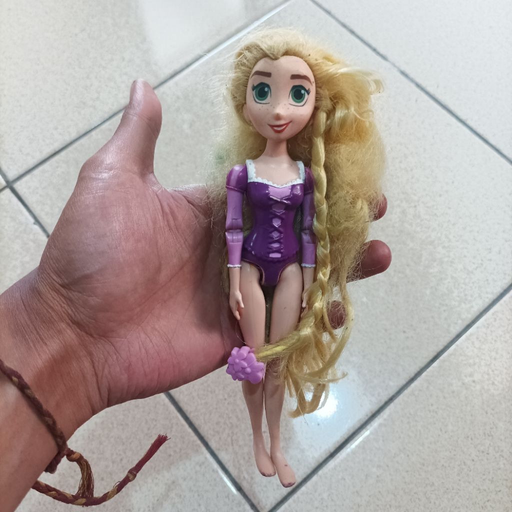 Hasbro Original Barbie Tangled Rapunzel Mainan Action Figure