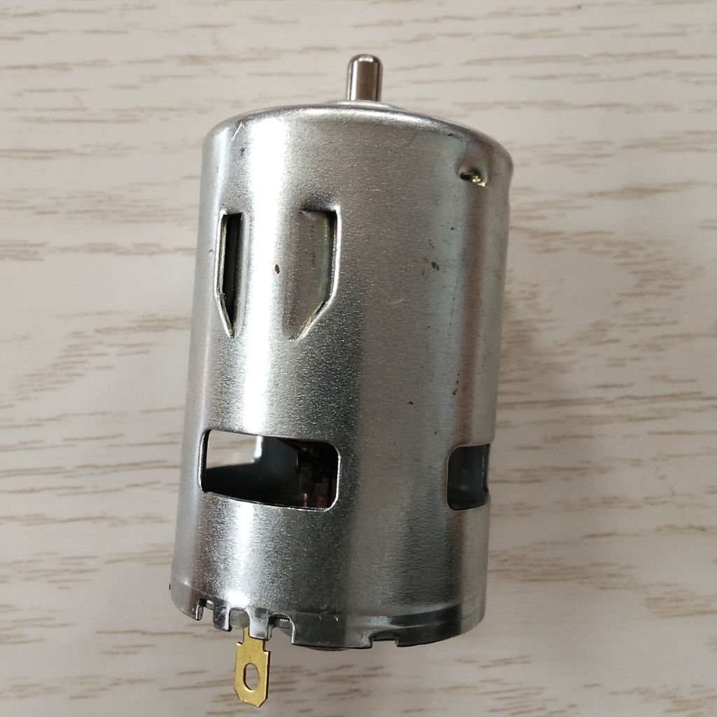 Dinamo dc 755 shaft D  7.4 voltDinamo dc 755 shaft D  7.4 volt