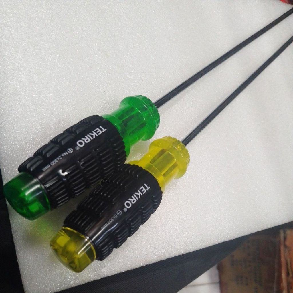 Tekiro Obeng (+) atau obeng (-) panjang 30 cm - obeng gagang karet