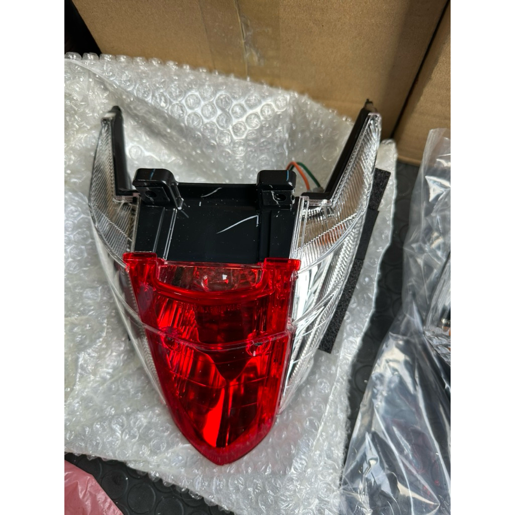 lampu belakang  sonic 125 new rs 2005 2006 2007