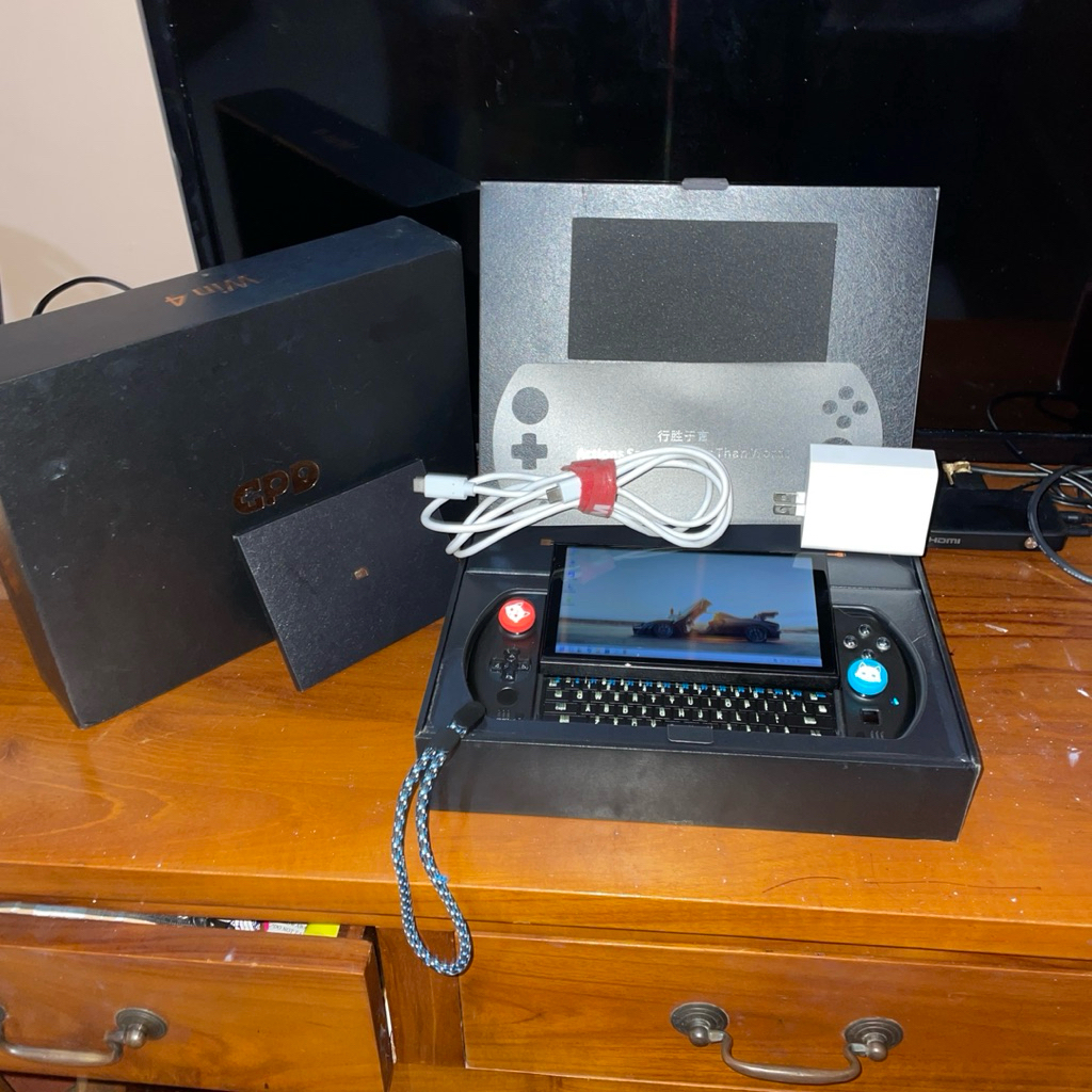 GPD WIN4 6800U 16/1TB