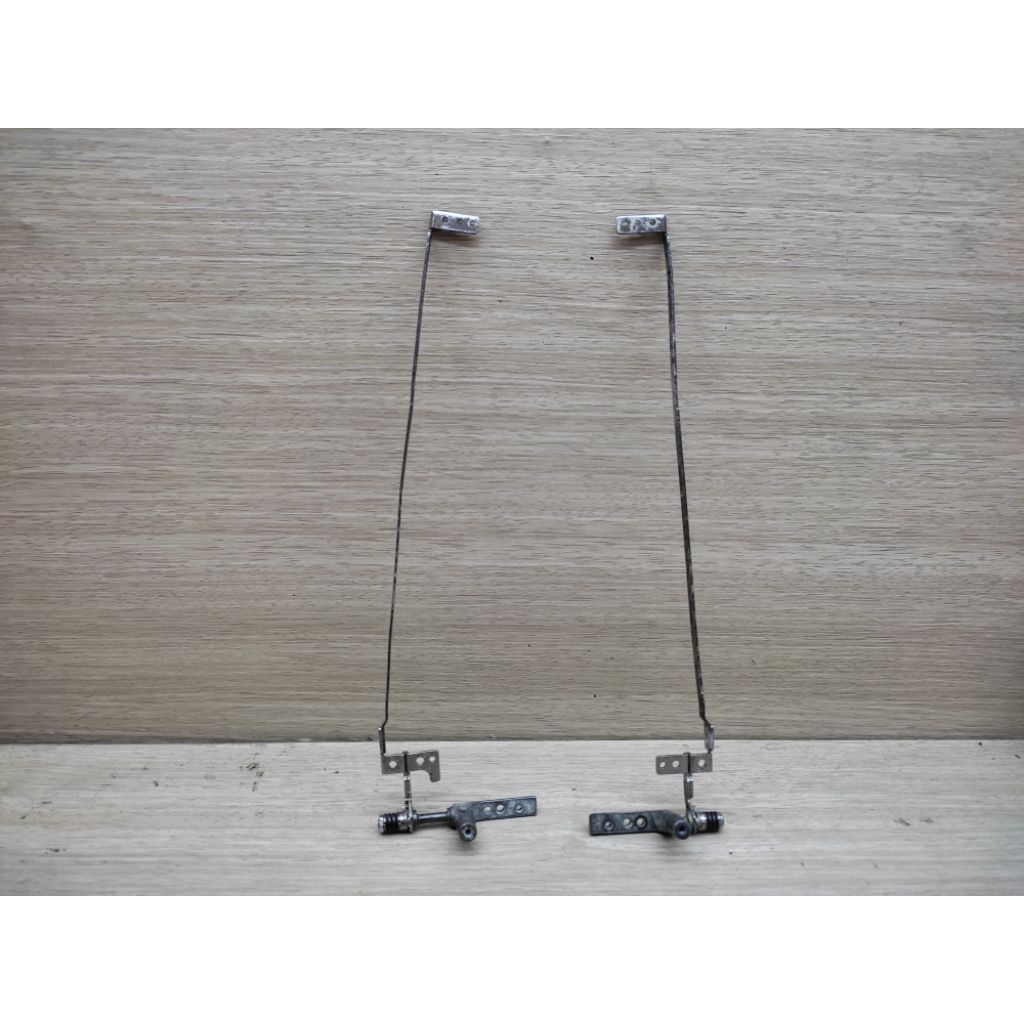 Engsel Laptop Wearnes Quadra CI 1422