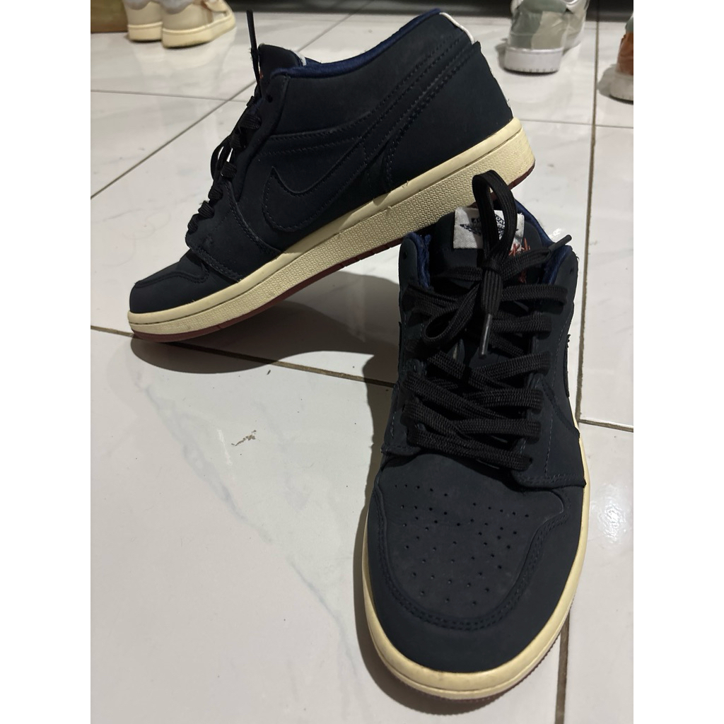 Aj1 low Eastside Golf size 43/275