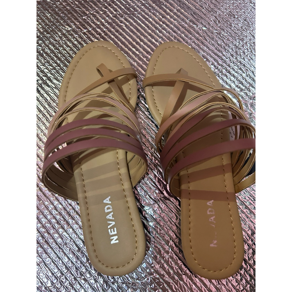 Sendal Jepit merek Nevada