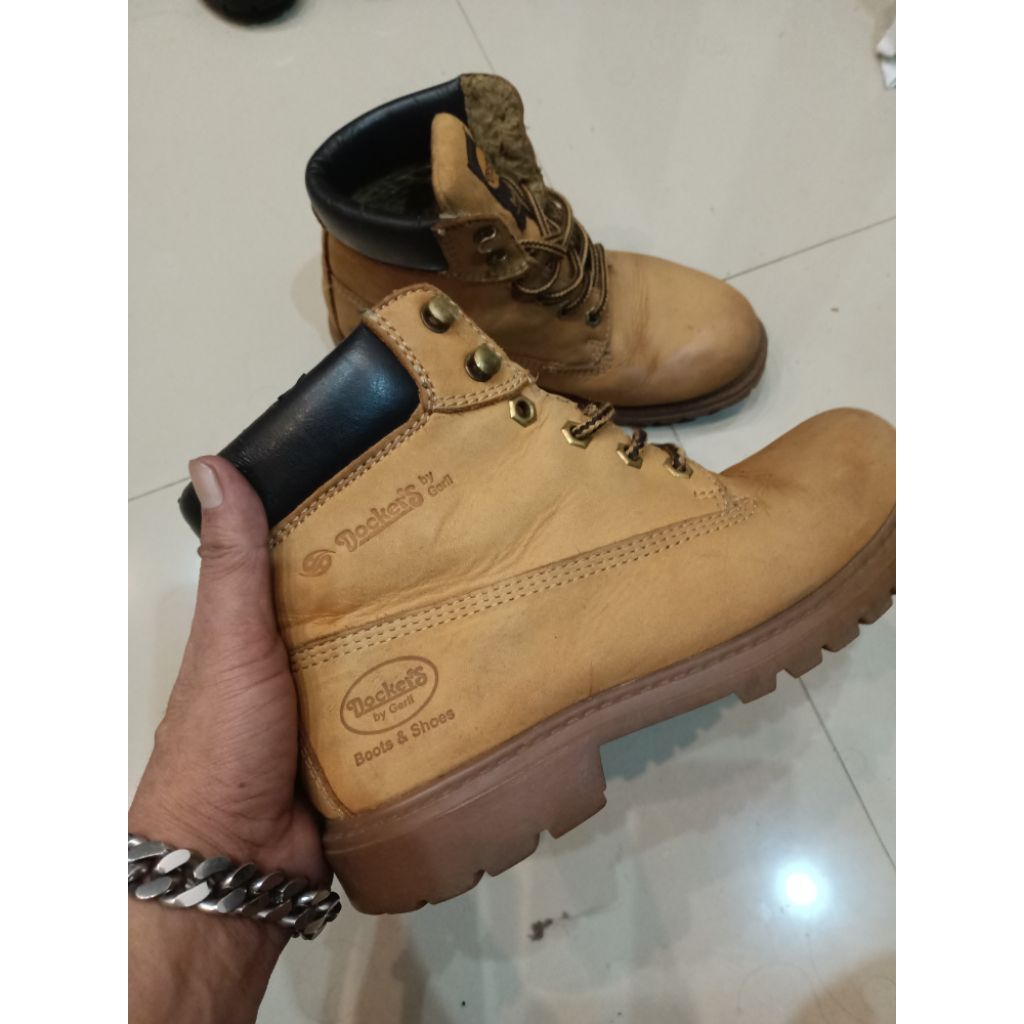 SepatuDockers