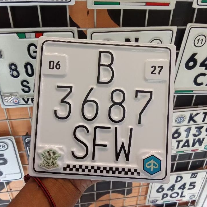 plat vespa matic / plat motor matic Mooneyes