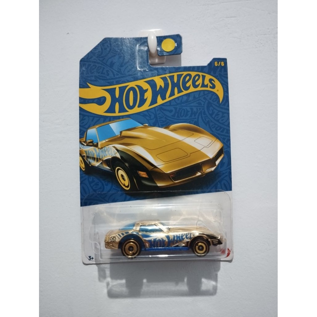 Hotwheels 58 Aniversary Corvette Stingray Gold (CHASE CAR)