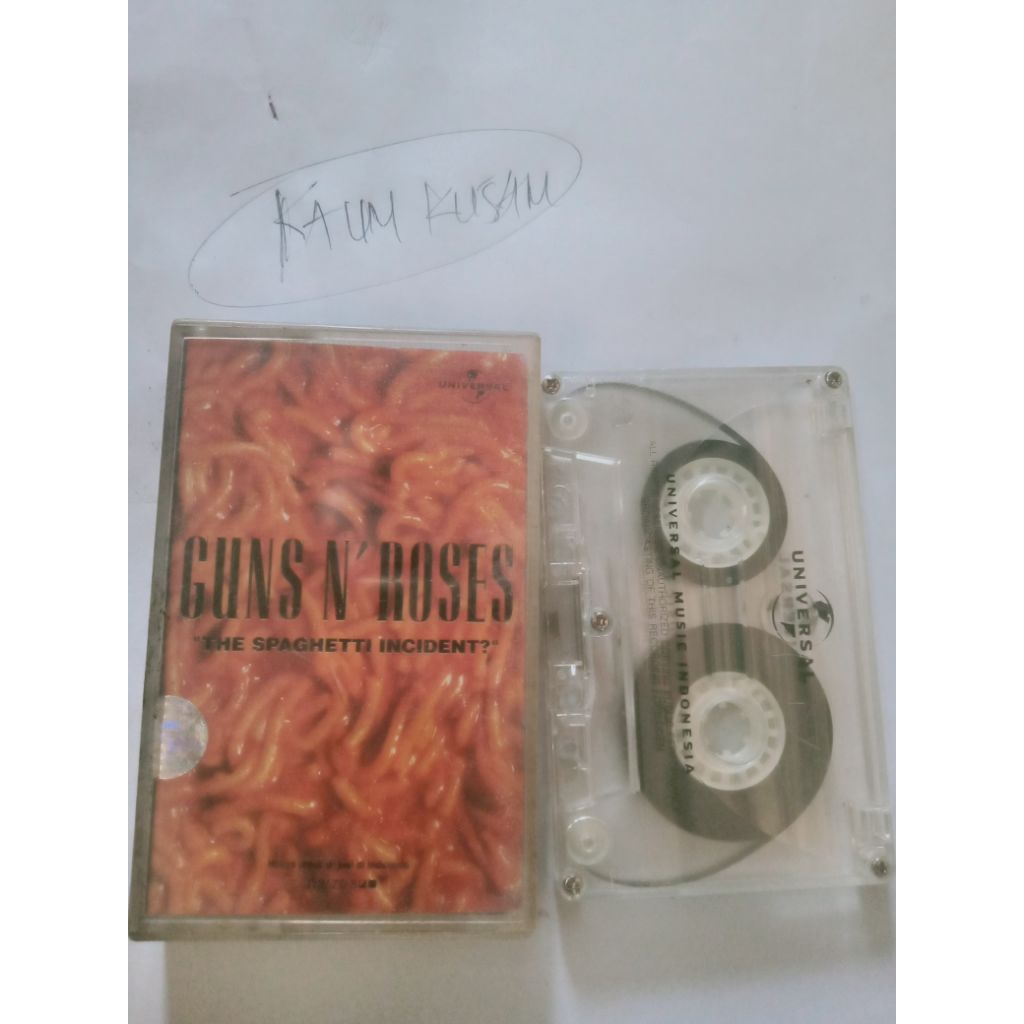 kaset pita Queen,gunroses