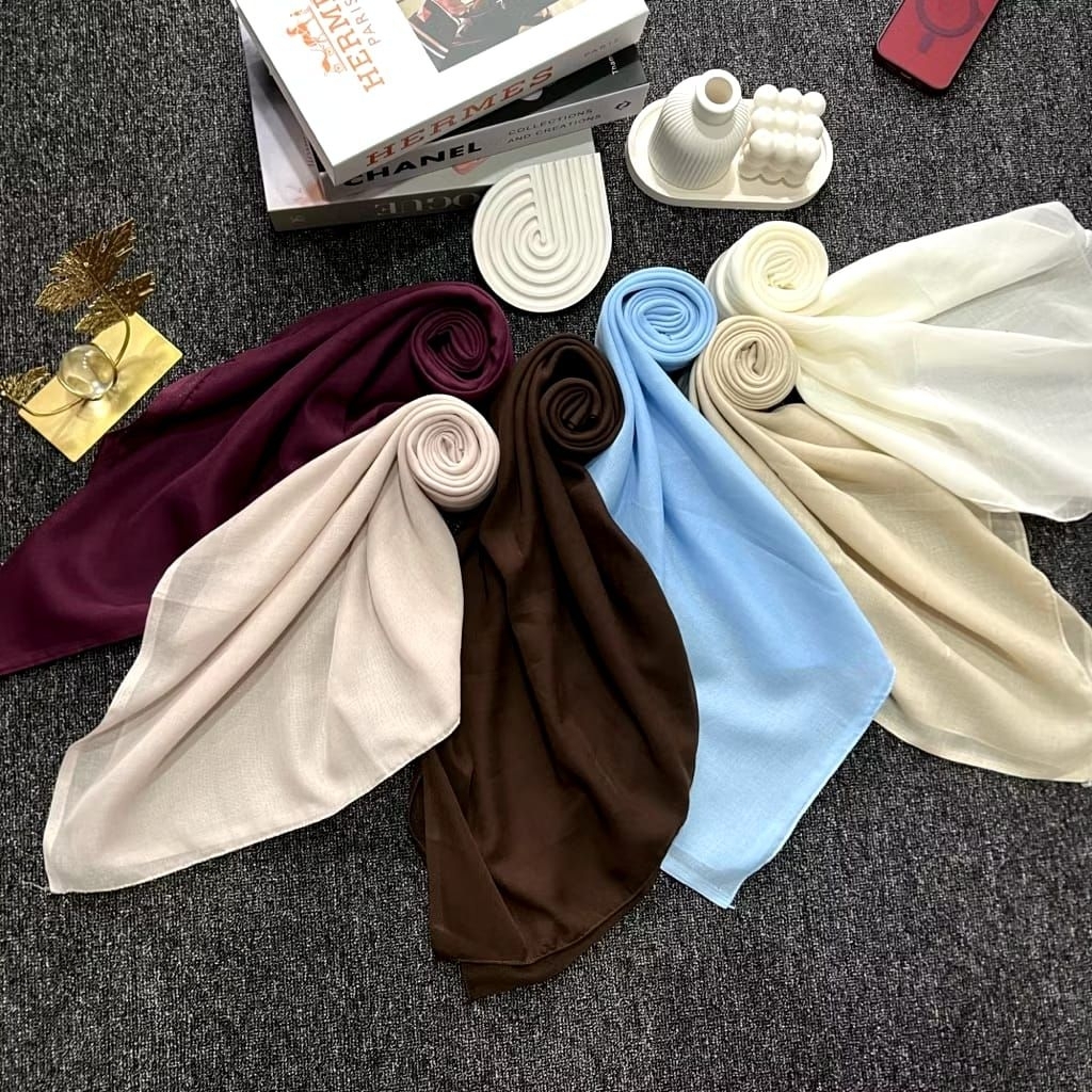 Hijab Segi Empat Paris Jadul Varisha / Segi Empat 2 Sisi Paris Varisha