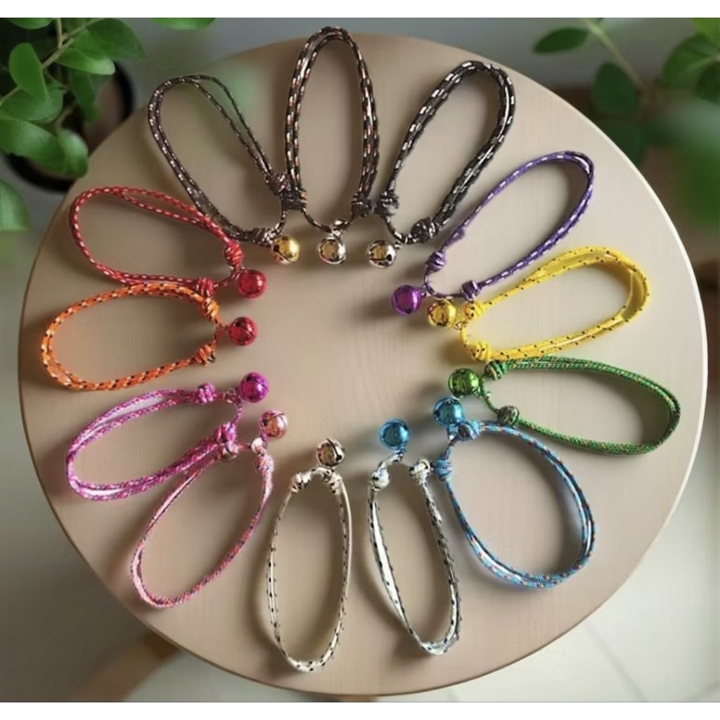 Kalung kucing lonceng kecil suara nyaring / lonceng warna-warni / kalung kucing warna