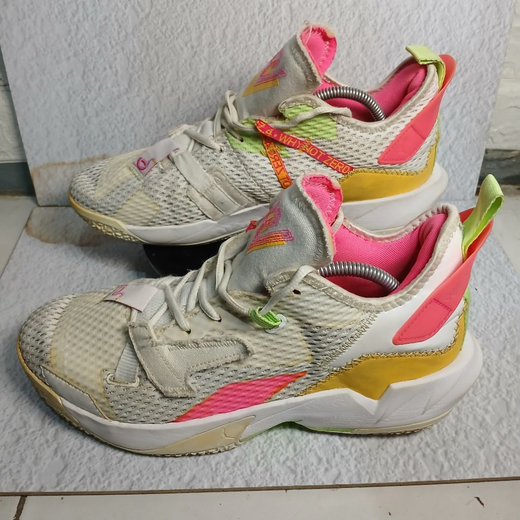 Sepatu Olahraga Basket Air Jordan Why Not ZerO.4 White