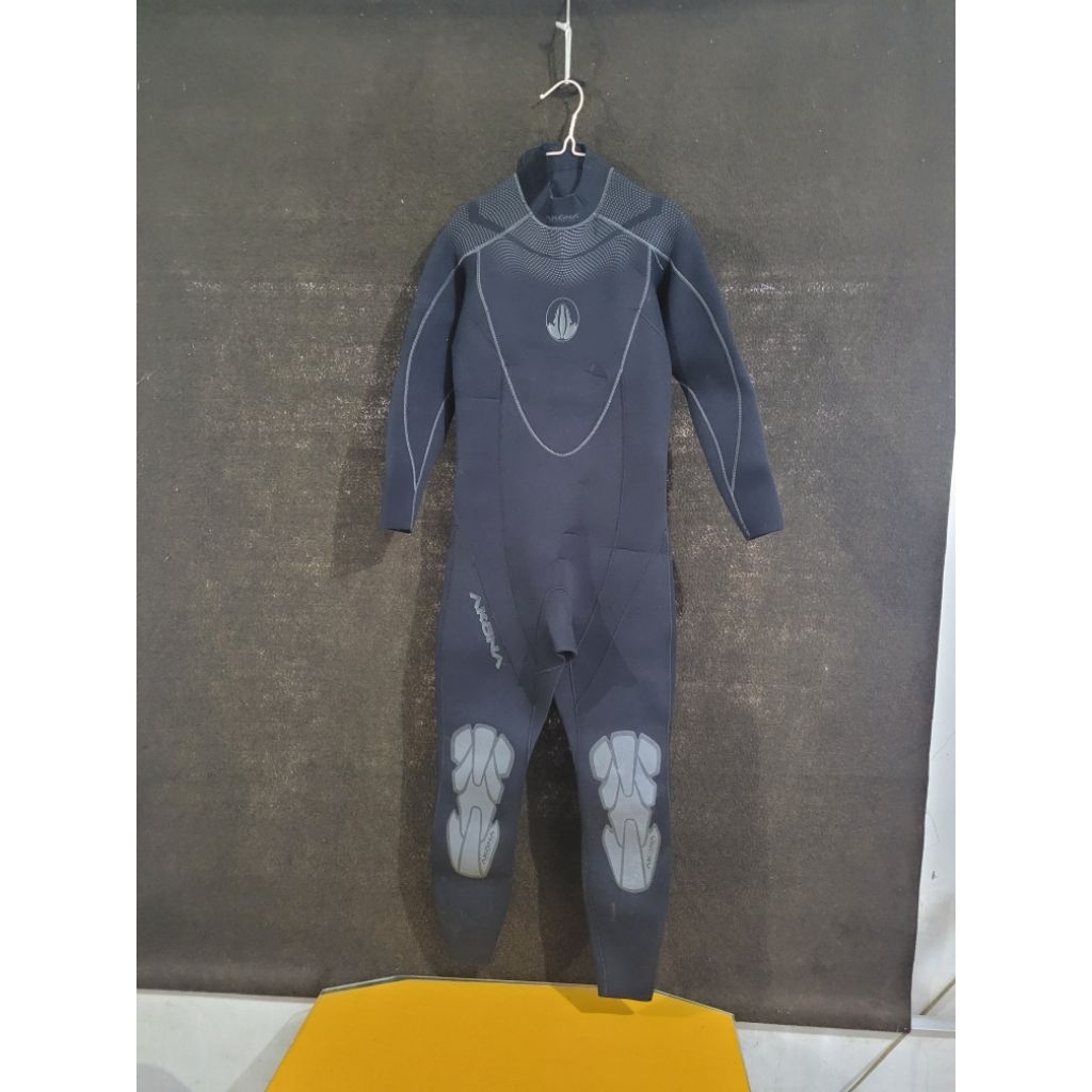 Wetsuit Akona size M 3mm scuba diving selam underwater wet suit