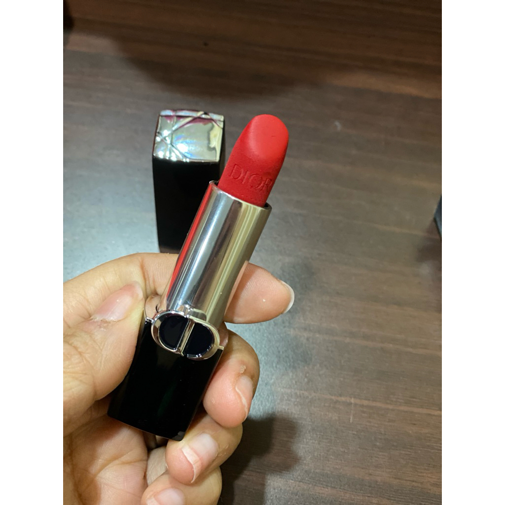 Dior lipstik / rouge dior 999 velvet / barang bekas rasa baru karena belom kepake hanya di swatch bb