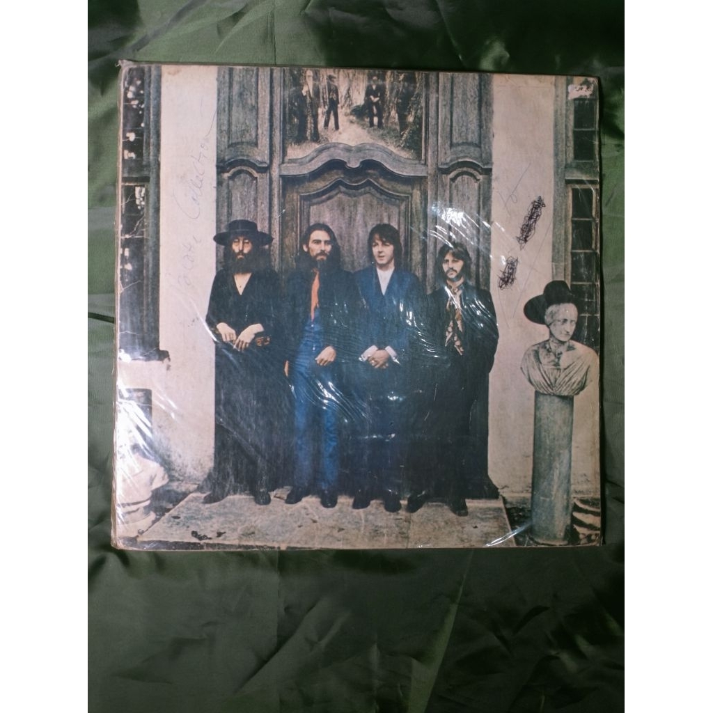 Borongan Piringan Hitam/Vinyl The Beatles - Hey Jude, A-ha - Hunting High And Low