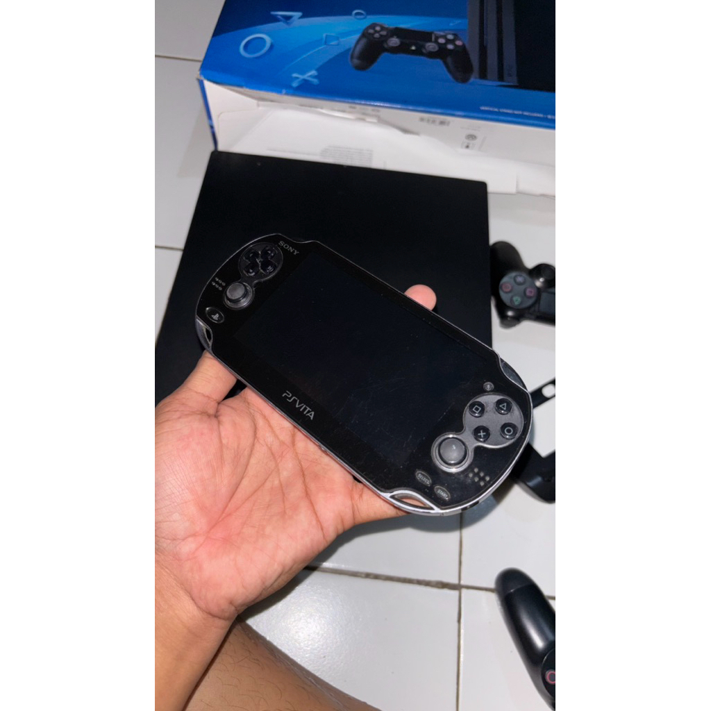 PS VITA FAT 4GB Sony + 64GB sandisk