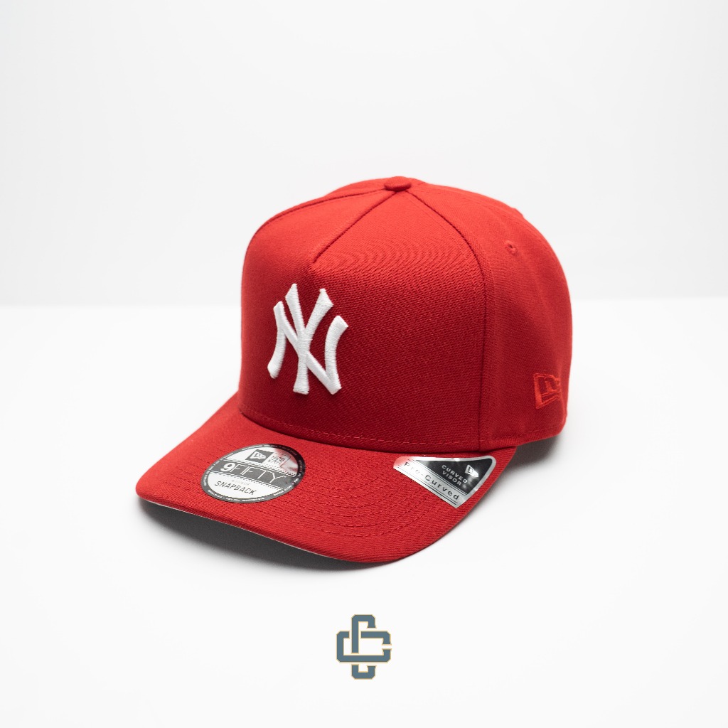 TOPI NEW ERA ORIGINAL 950 A FRAME NEW YORK YANKEES WORLD SERIES CHAMPIONS RED