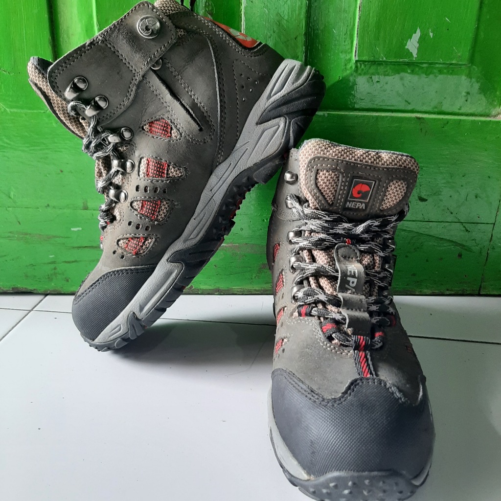 SEPATU OUTDOOR SAFETY NEPA 39/24CM