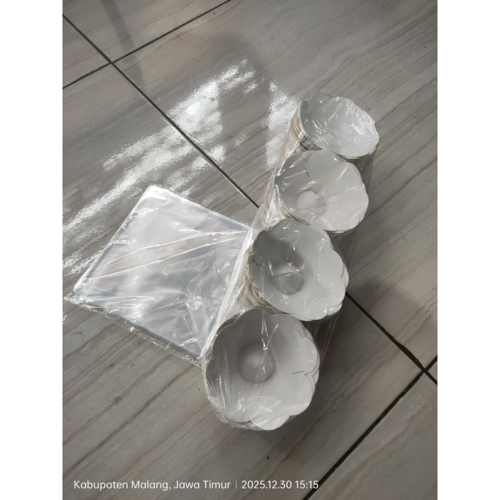 200pcs sudi bikang polos putih + plastik opp lem 13x13