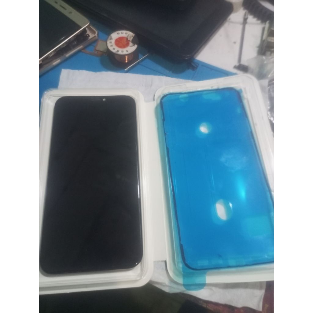LCD iPhone XR Kondisi Nyala Tapi Gambling