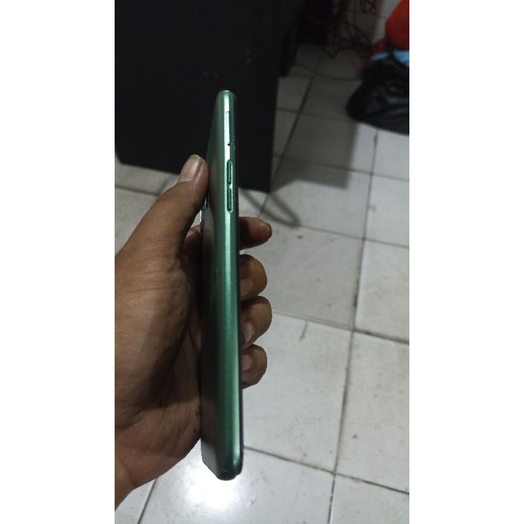 REALME 5i 4/64GB – HP + CASAN