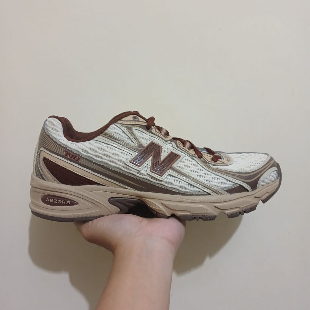 New Balance 740