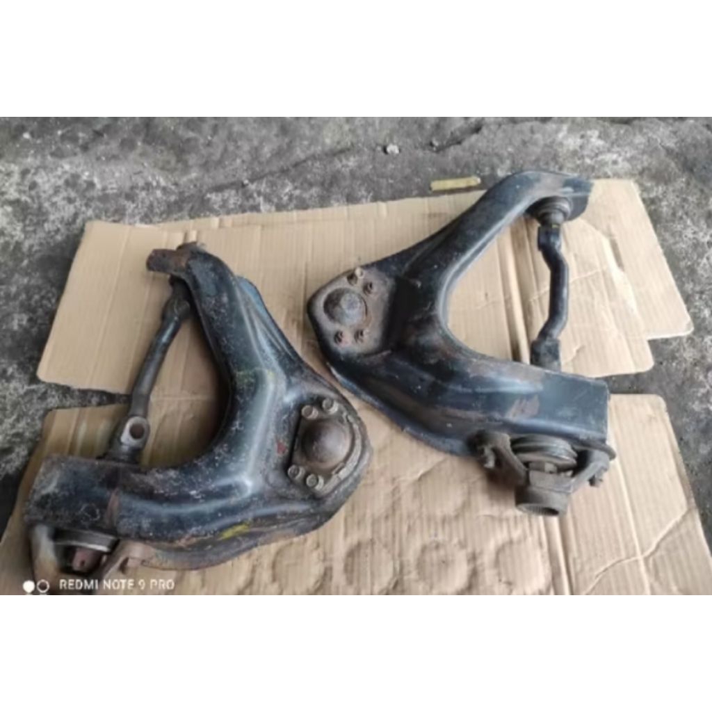 Lower arm atas toyota kijang super. kijang gren. kijang super. kijang kapsul original 2 pcs