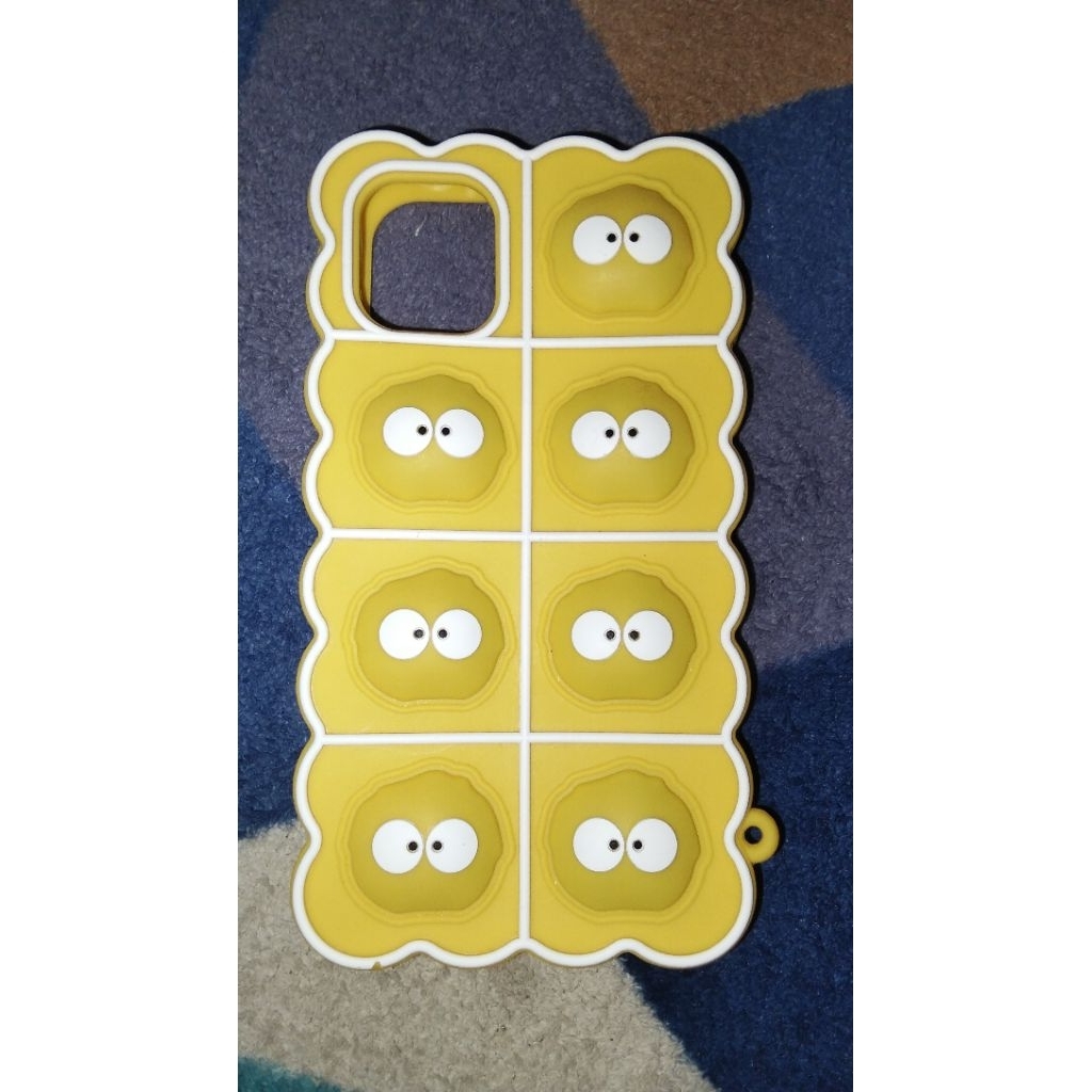 preloved case iPhone 11 pop it