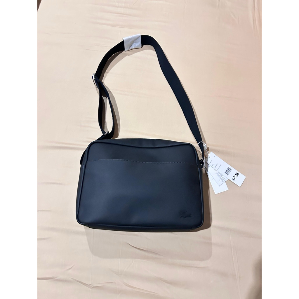 Tas Shoulder Pria Lacoste Classic Pique Effect