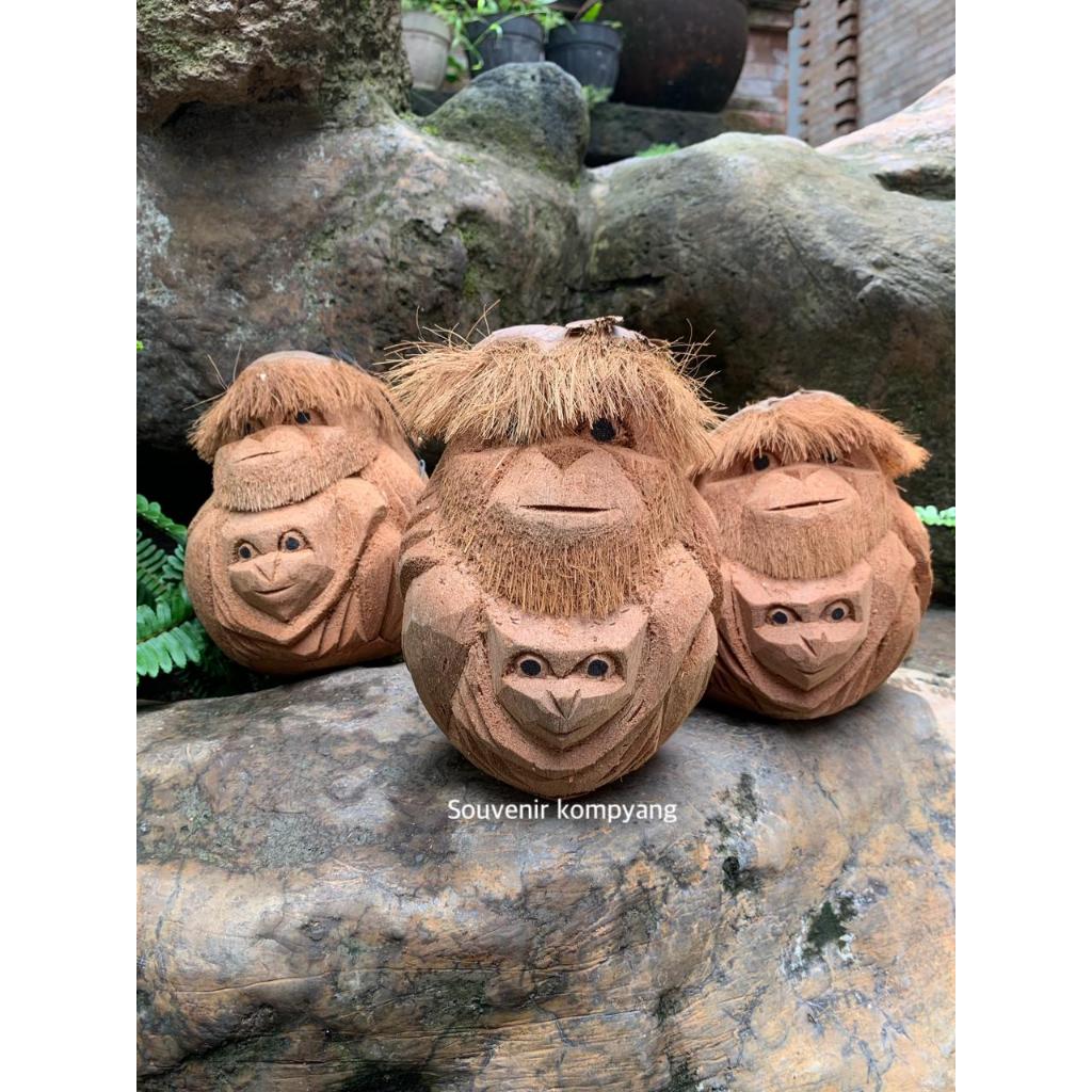 HIASAN GANTUNG BATOK KELAPA MOTIF/ HIASAN GANTUNG BATOK KELAPA MOTIF MONYET
