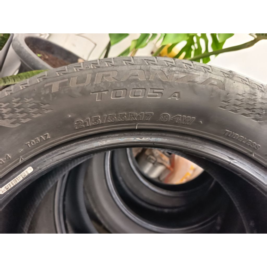 Bridgestone Turanza T005A 215/55 R17