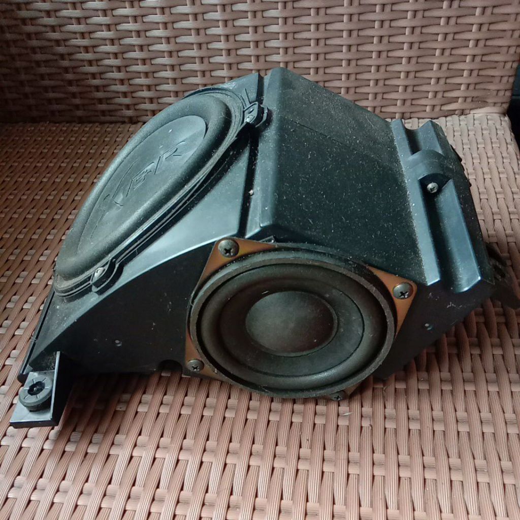 Subwoofer TV 21 inch Polytron XBR