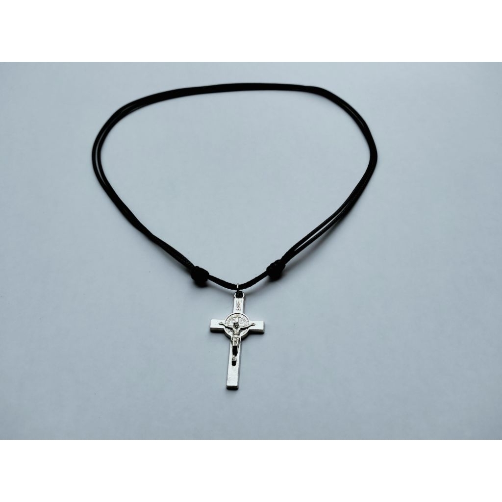 K18 KALUNG SALIB TALI KOREA HITAM