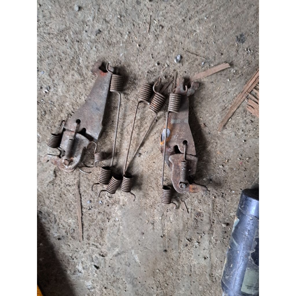 kit rem teromol belakang forsa