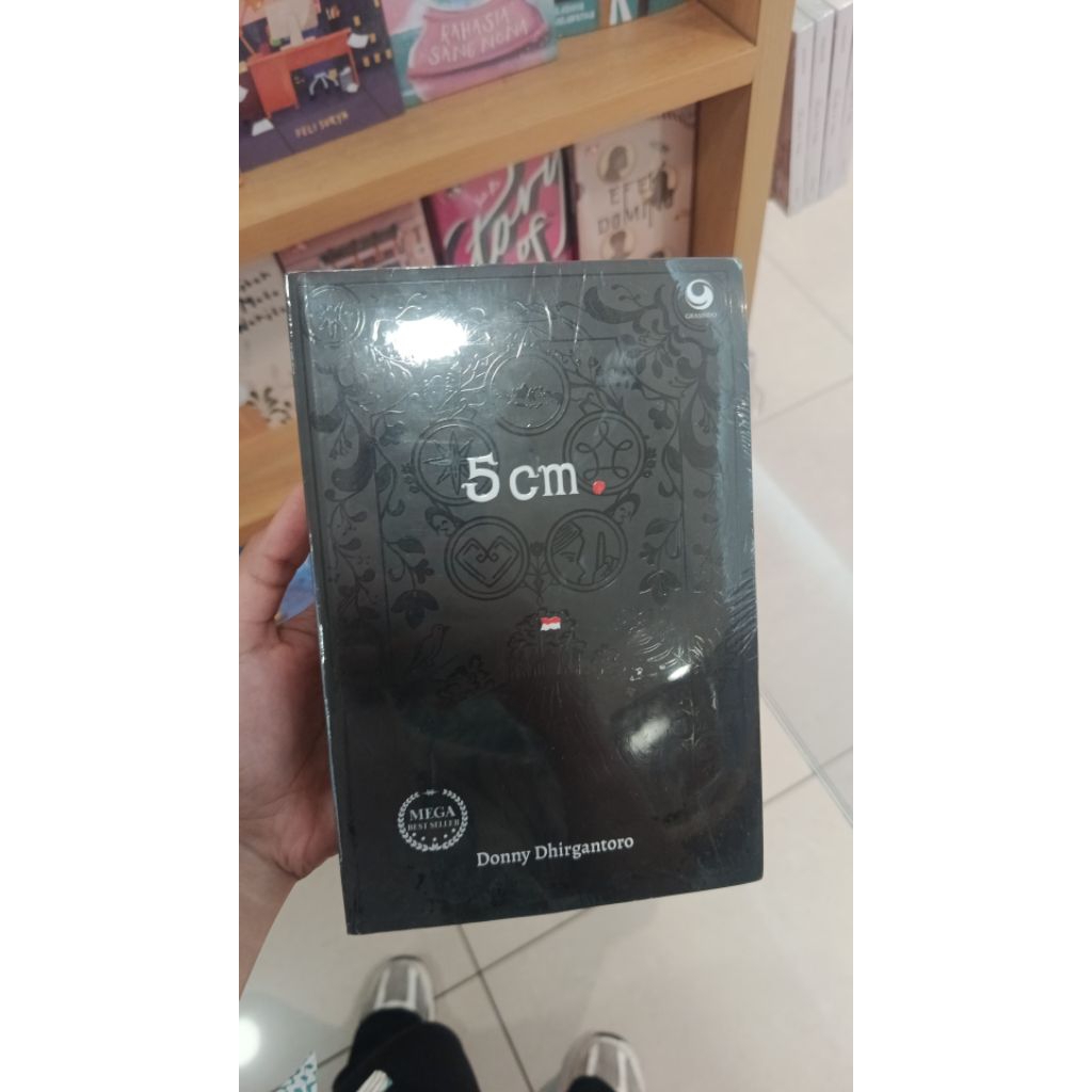Novel 5CM Cover 2024 - Donny Dhirgantoro Original Gramedia