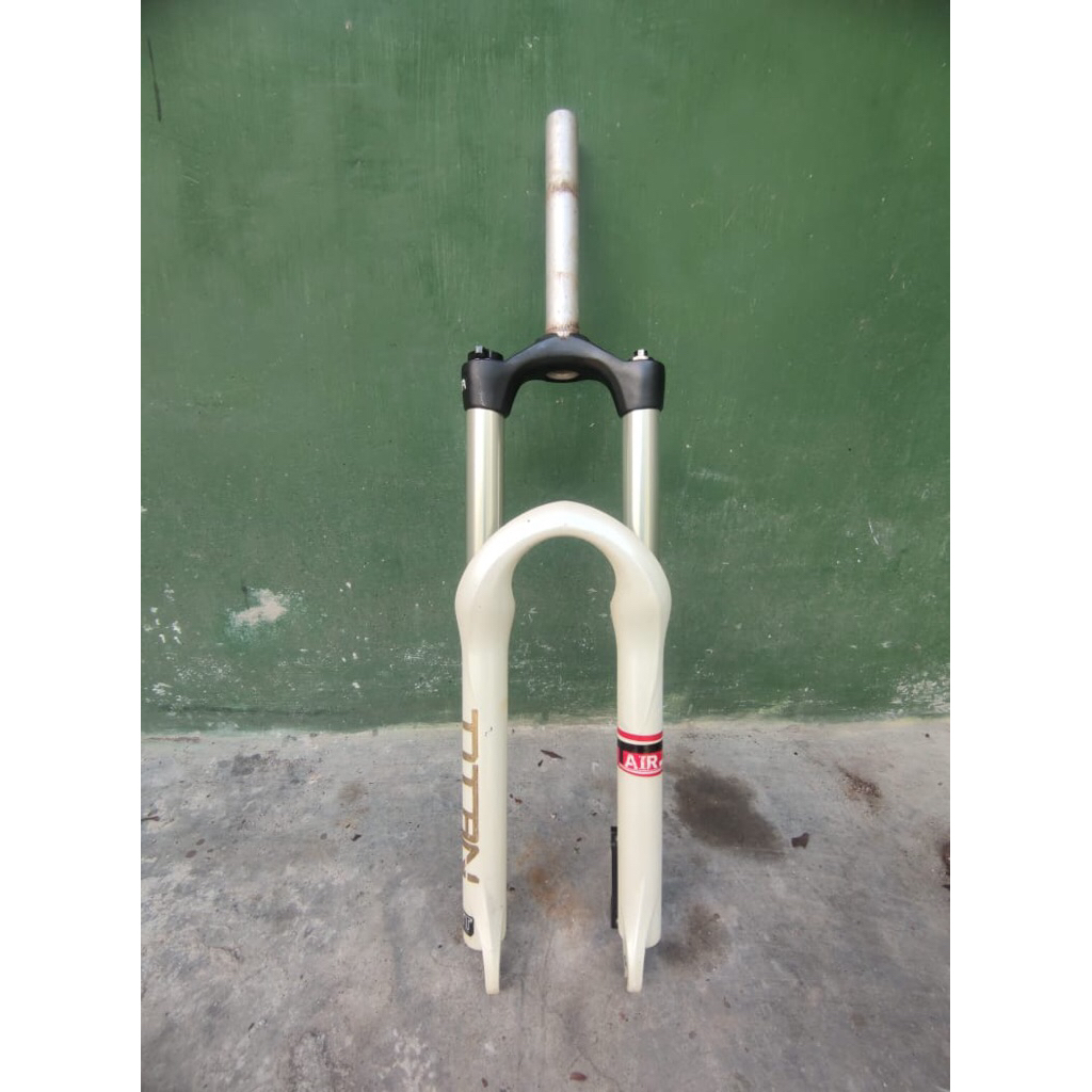 Fork RST Titan air