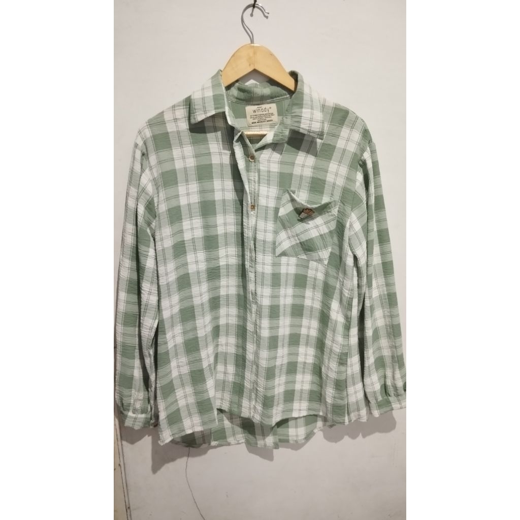 Kemeja kotak-kotak crinkle