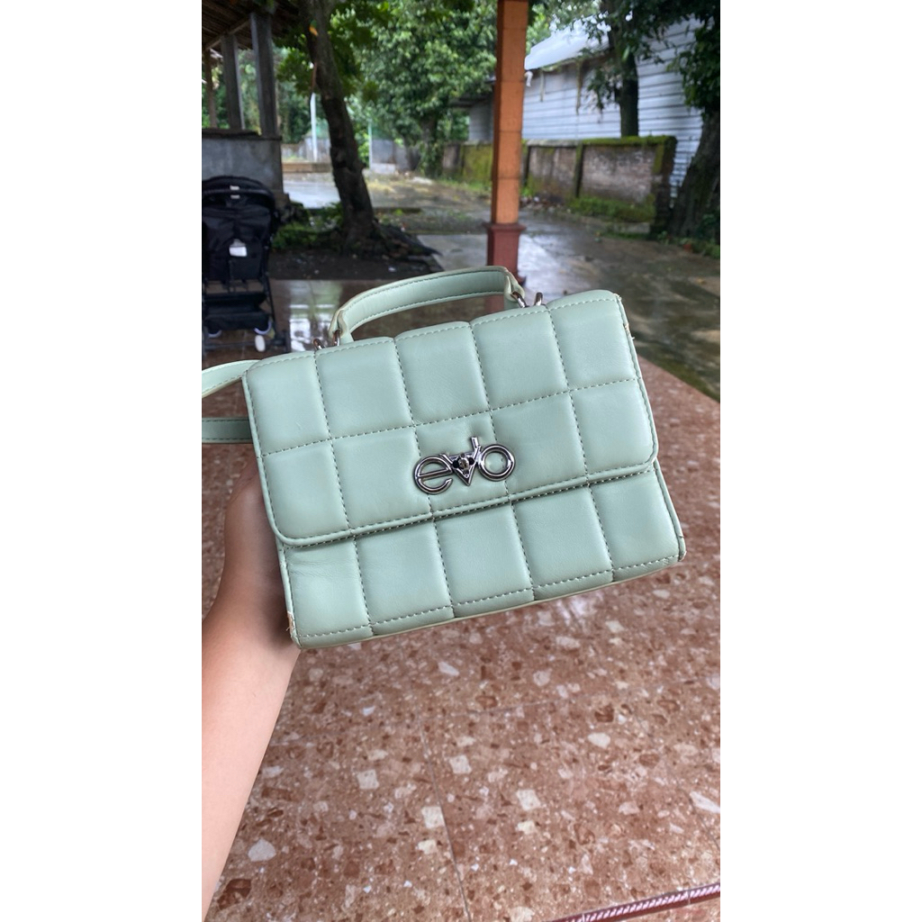 Preloved tas evb